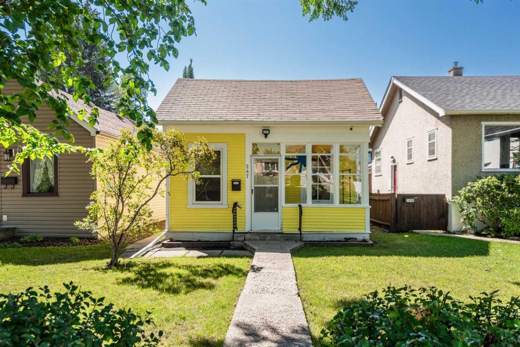 247 22 Avenue NW, Calgary, Alberta, T2M 1N2