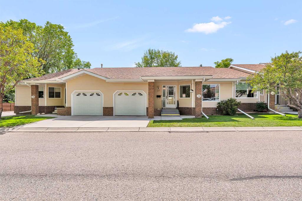 38 Vandoos Villas NW, Calgary, Alberta, T3A 4W3
