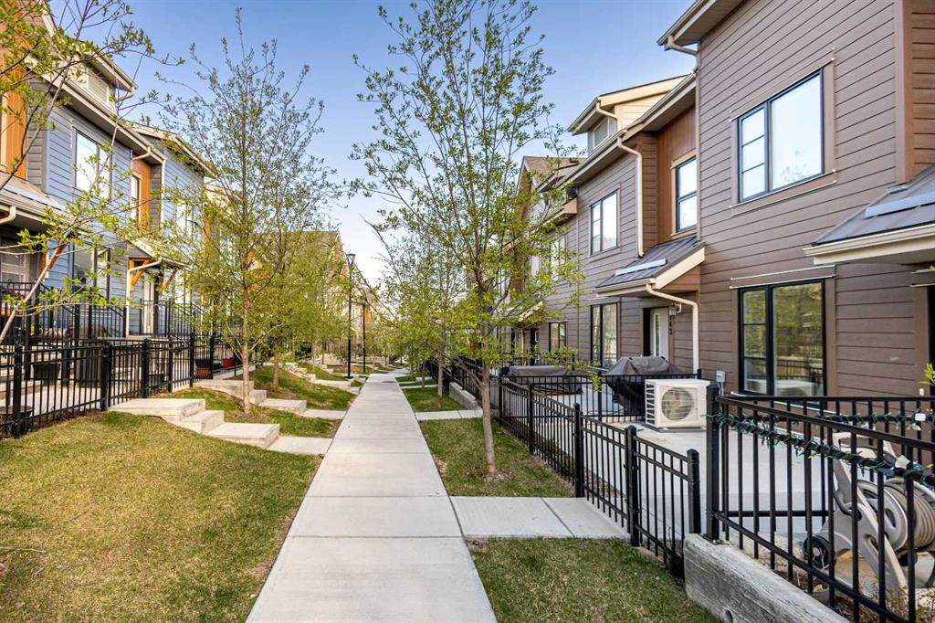 144 Livingston Common NE, Calgary, Alberta, T3P 1K1