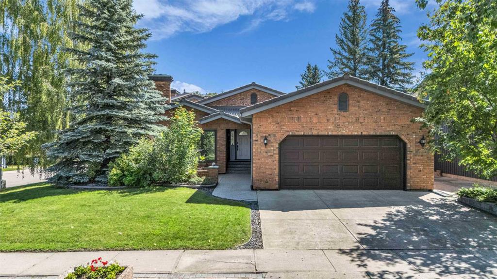 9124 Oakmount Drive SW, Calgary, Alberta, T2V 4X7