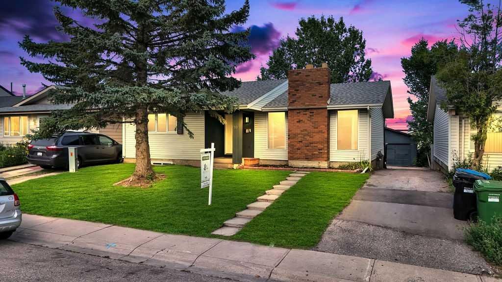 10 Radcliffe Crescent SE, Calgary, Alberta, T2Z 5X2