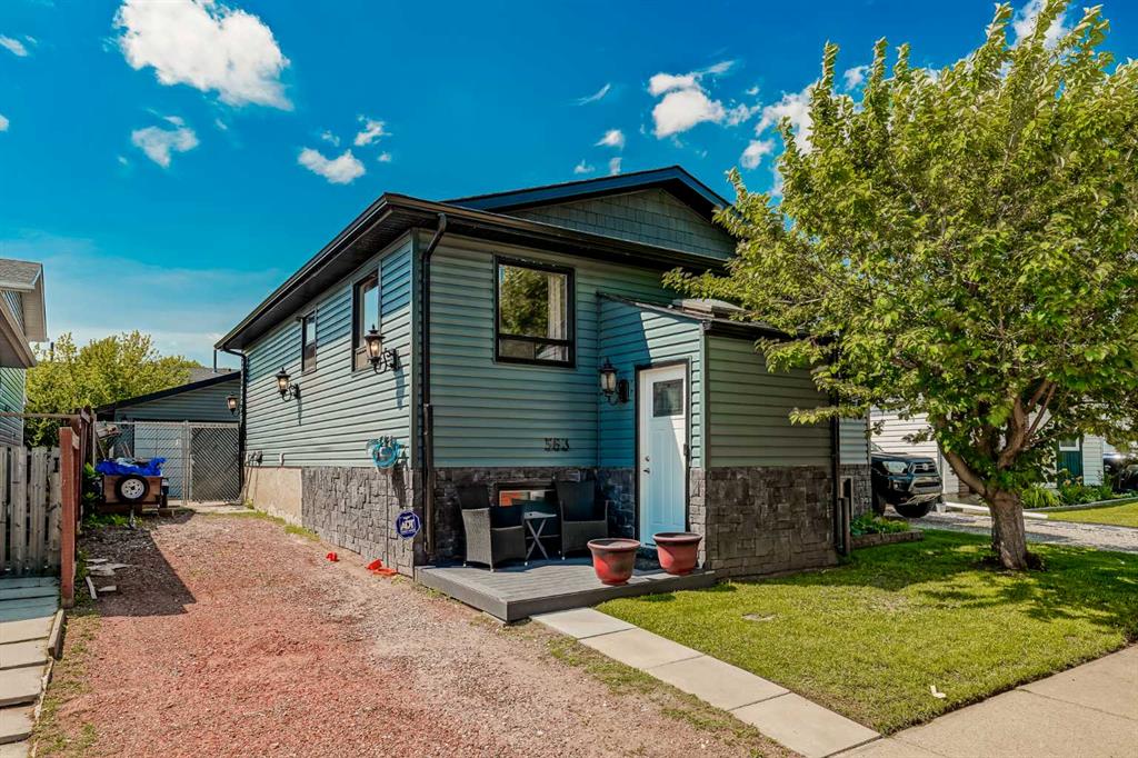 563 Deerpath Court SE, Calgary, Alberta, T2J 6C8