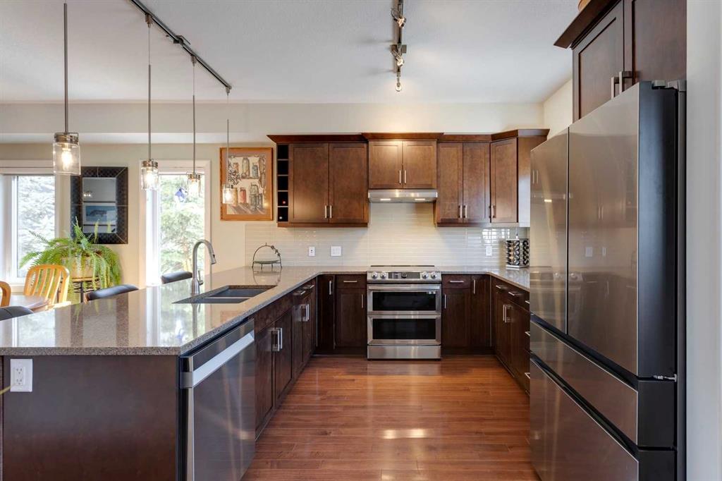 303 Valley Ridge Manor NW, Calgary, Alberta, T3B 6C4