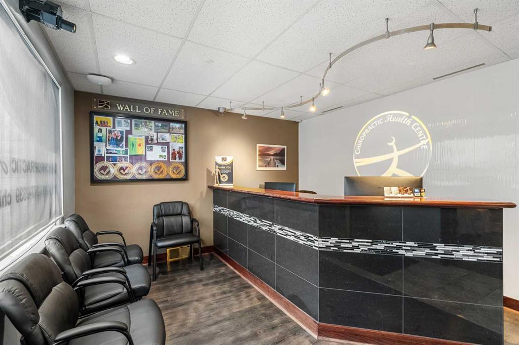2713 Centre Street NW, Calgary, Alberta, T2E 2V5