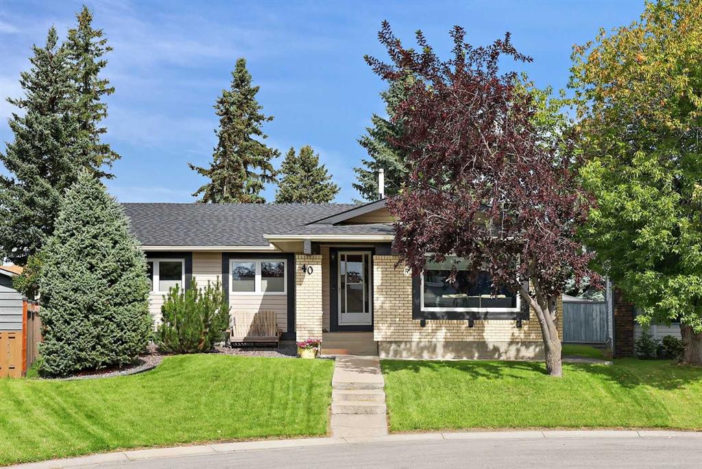 40 Woodbrook Court SW, Calgary, Alberta, T2W4G1