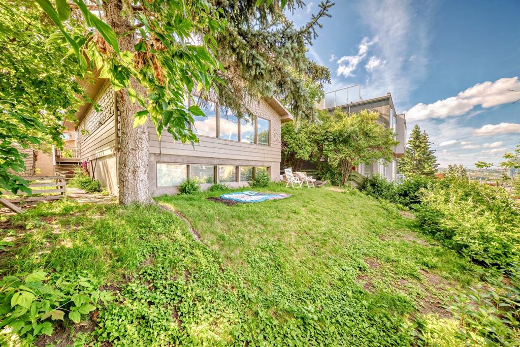 2303 16A Street SW, Calgary, Alberta, T2T 4K3