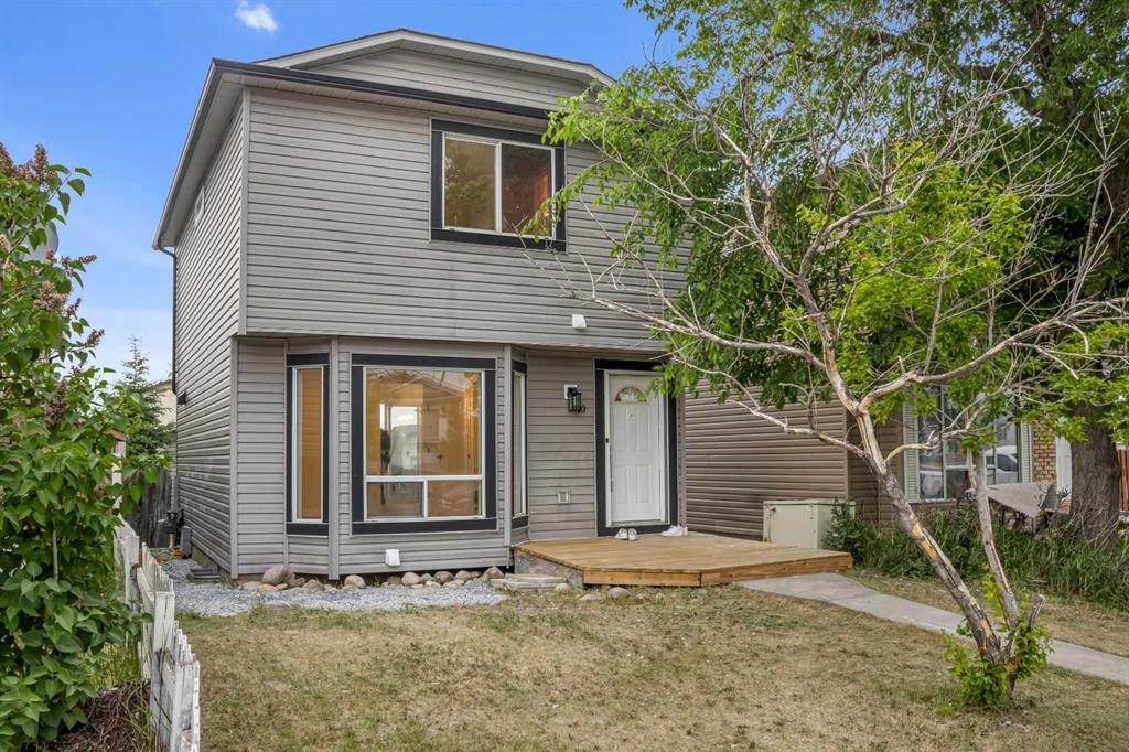 10 Martindale Mews NE, Calgary, Alberta, T3J 2V5