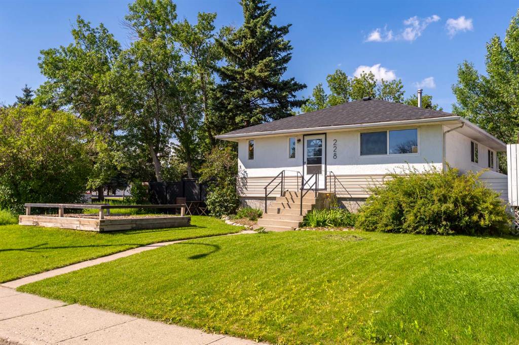 228 Lynnwood Drive SE, Calgary, Alberta, T2C 0S9