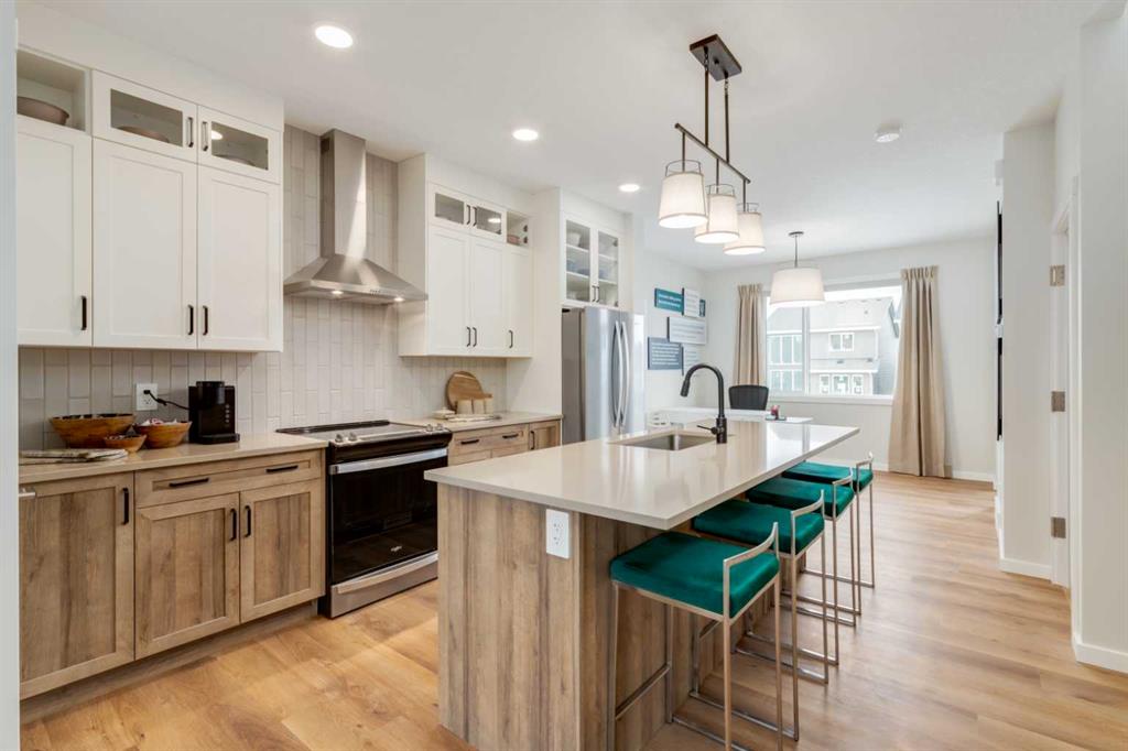 7498 202 Avenue SE, Calgary, Alberta, T3S 0E7