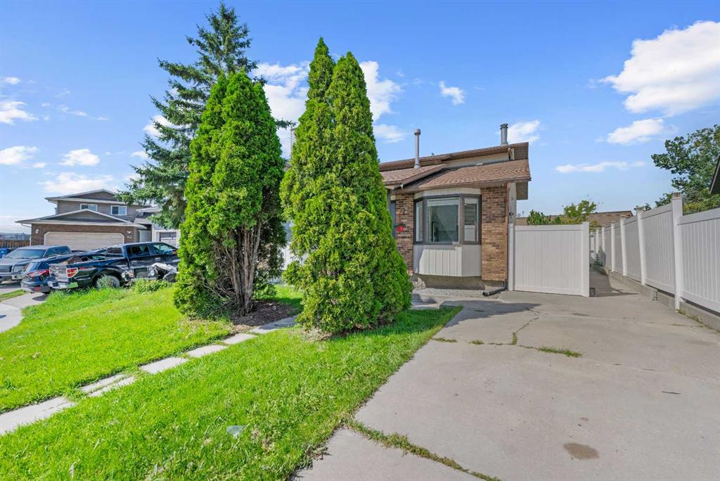 60 Whitaker Close NE, Calgary, Alberta, T1Y 5K3