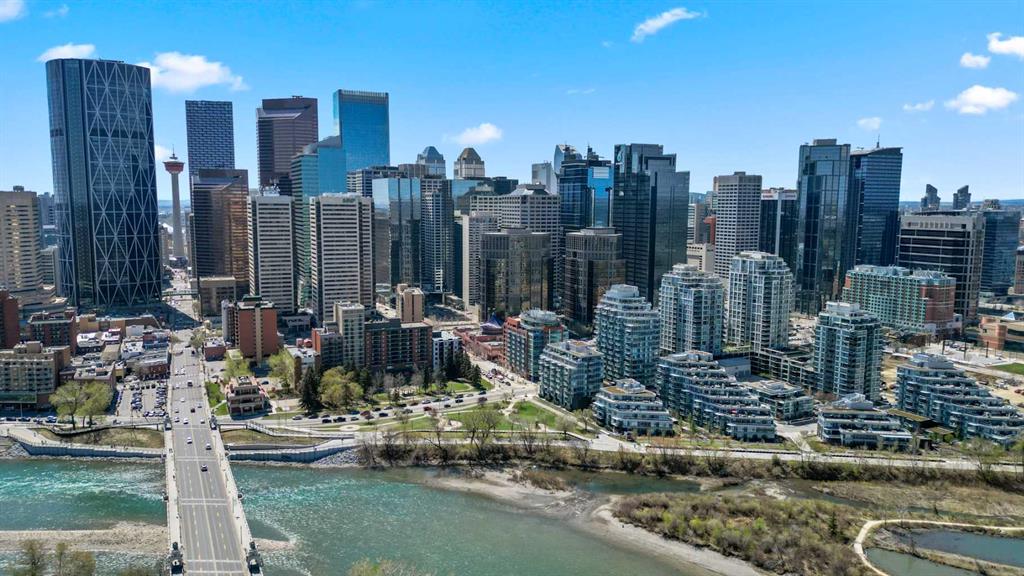 #319 222 Riverfront Avenue SW, Calgary, Alberta, T2P 0W3
