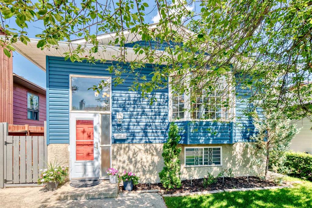 131 Sandstone Road NW, Calgary, Alberta, T3K 2L8