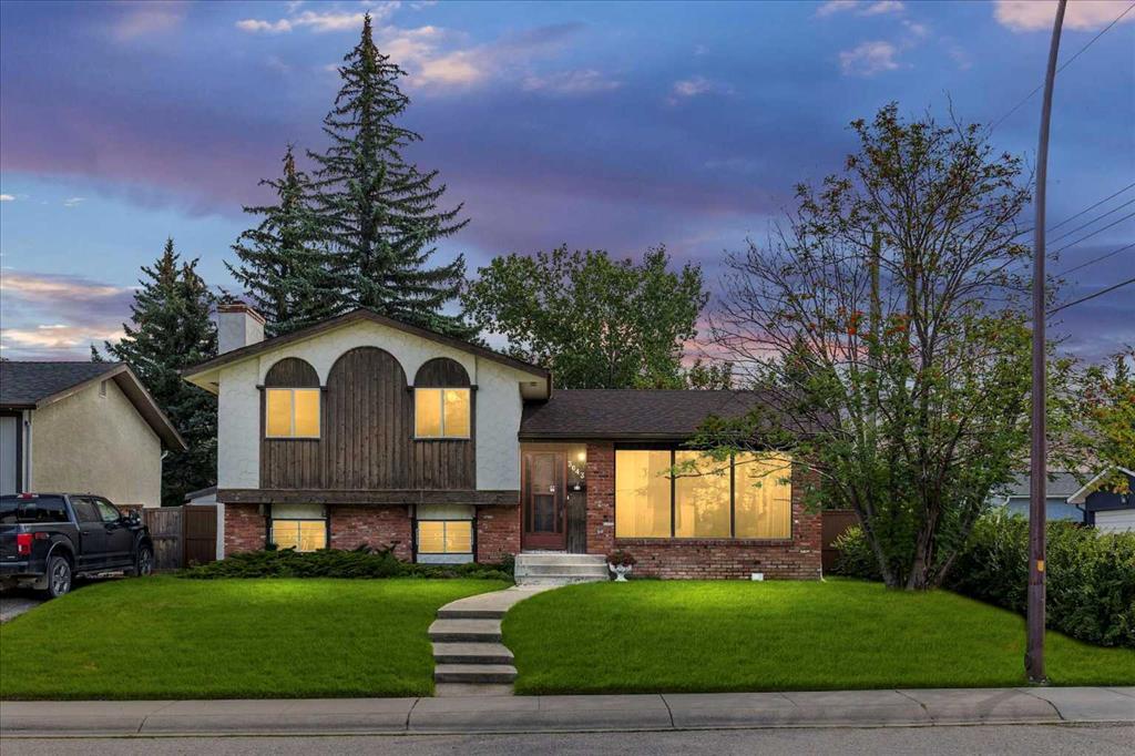 3043 Cedar Ridge Drive SW, Calgary, Alberta, T2W 2B3