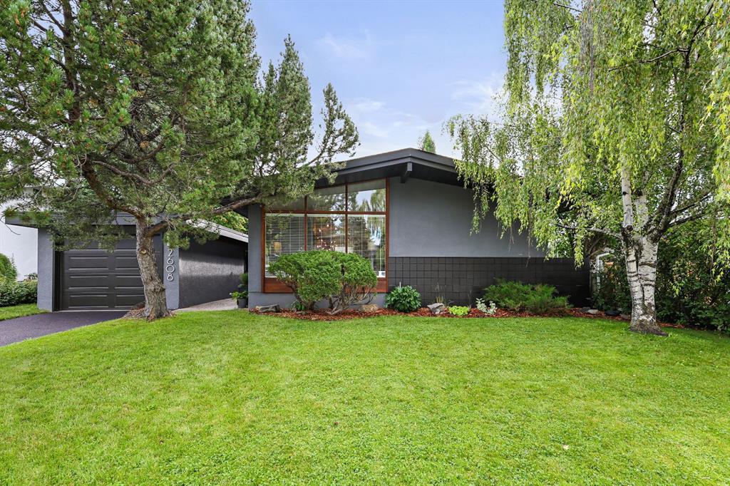 2608 Laurel Crescent SW, Calgary, Alberta, T3E 6B3