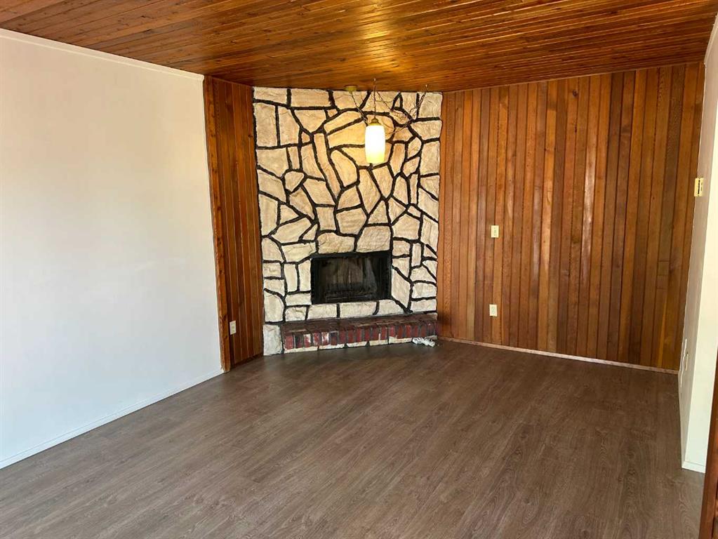 12 Huntley Close NE, Calgary, Alberta, T2K4Z3