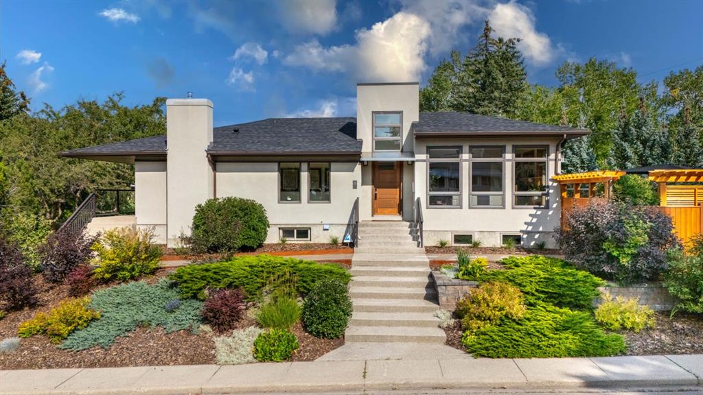 5 Roselawn Crescent NW, Calgary, Alberta, T2K 1L4
