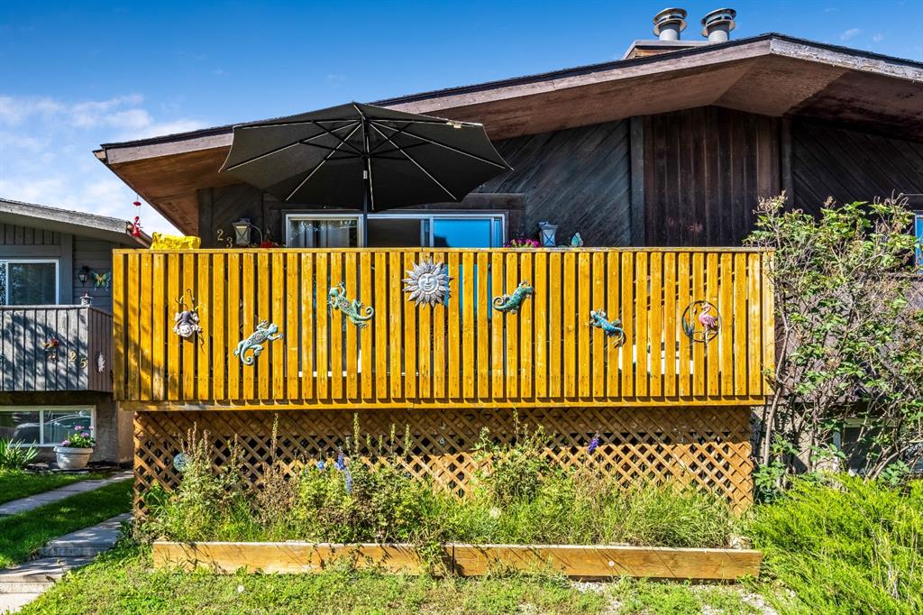 23 Doverville Way SE, Calgary, Alberta, T2B 2N6