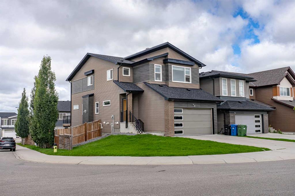 74 Carringvue Drive NW, Calgary, Alberta, T3P 0W4