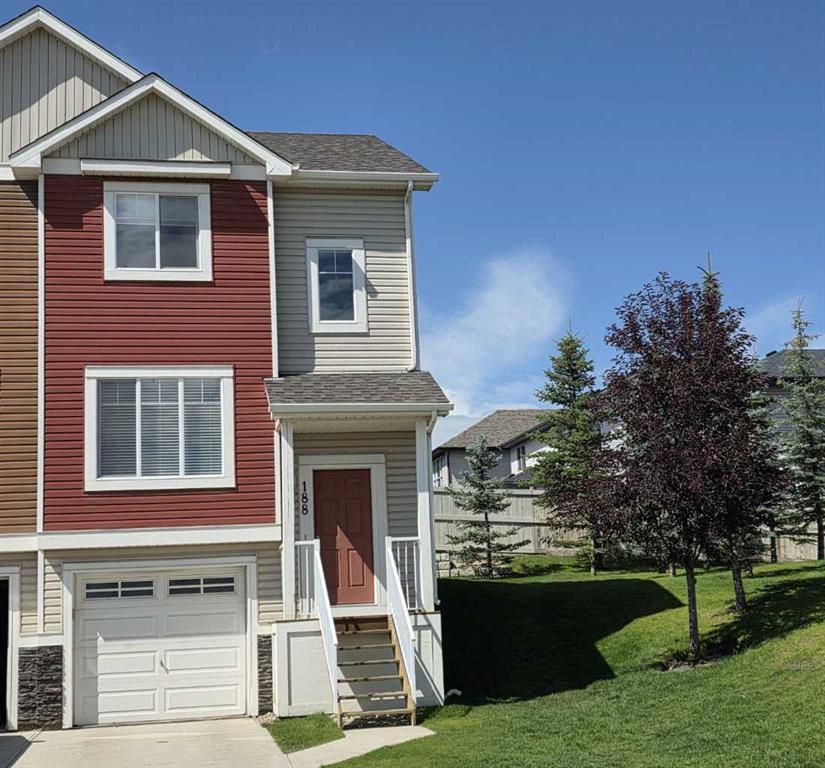188 Pantego Lane NW, Calgary, Alberta, T3K 0T1