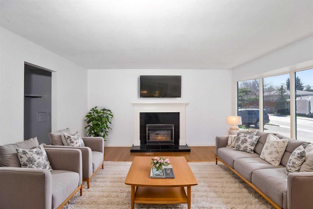 12112 Canfield Road SW, Calgary, Alberta, T2W 1V2