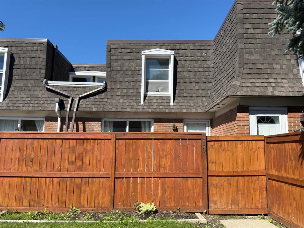 #110 330 canterbury Drive SW, Calgary, Alberta, T2W 1H6