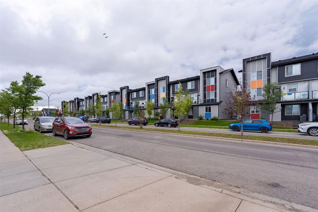#203 335 Redstone Walk NE, Calgary, Alberta, T3N 1M5