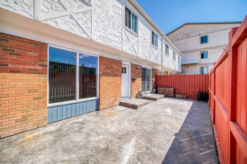 #6 6829 Centre Street NW, Calgary, Alberta, T2K 5C4