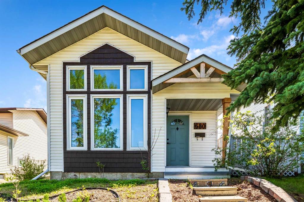 680 Macewan Drive NW, Calgary, Alberta, T3K 3J5