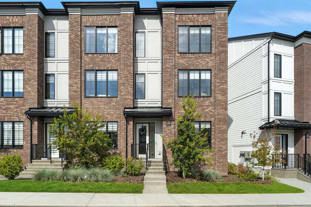 140 Discovery Drive SW, Calgary, Alberta, T3H 4N7