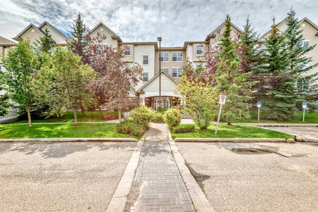 #411 2000 Applevillage Court SE, Calgary, Alberta, T2A7Z4