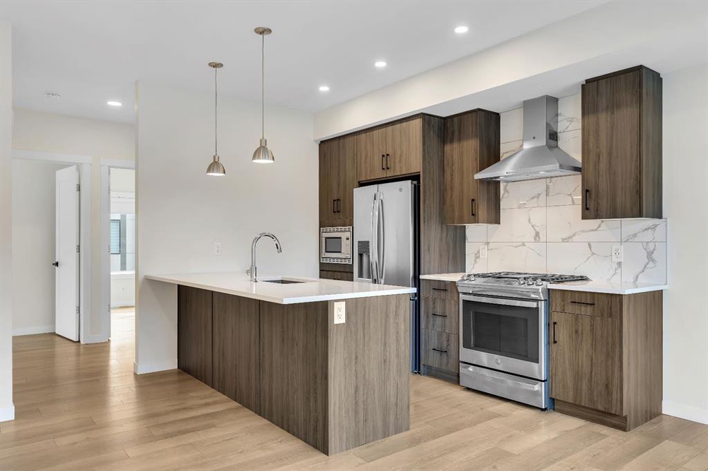 514 Greenbriar Common NW, Calgary, Alberta, T3B 6J3