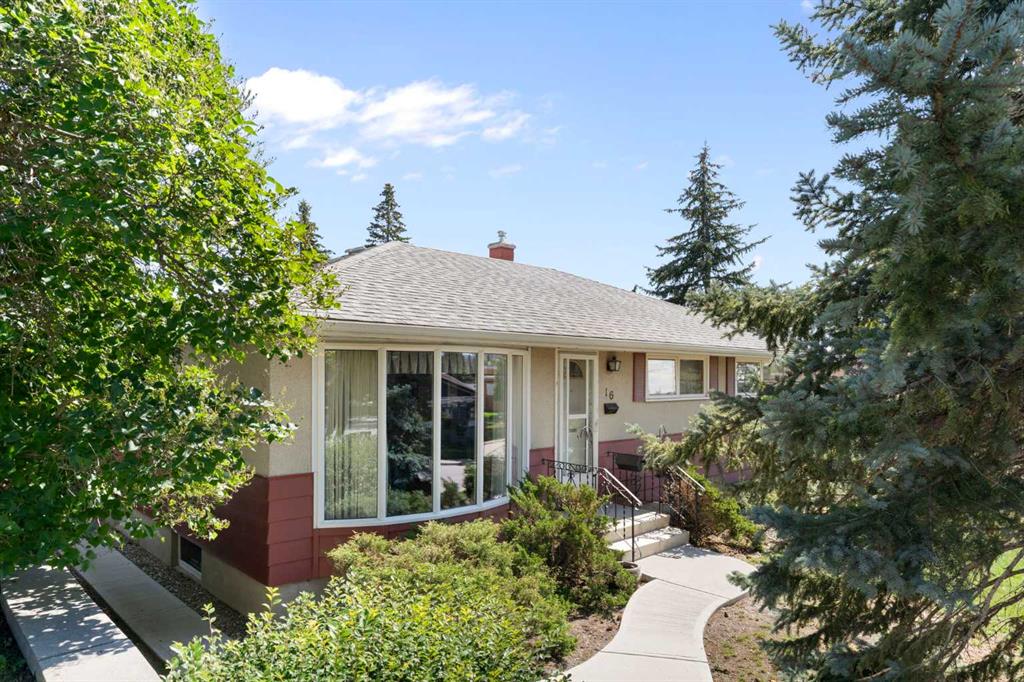 16 Chatham Drive NW, Calgary, Alberta, T2L 0Z5