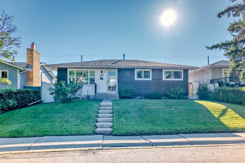 727 Macleay Road NE, Calgary, Alberta, T2E 5Z9
