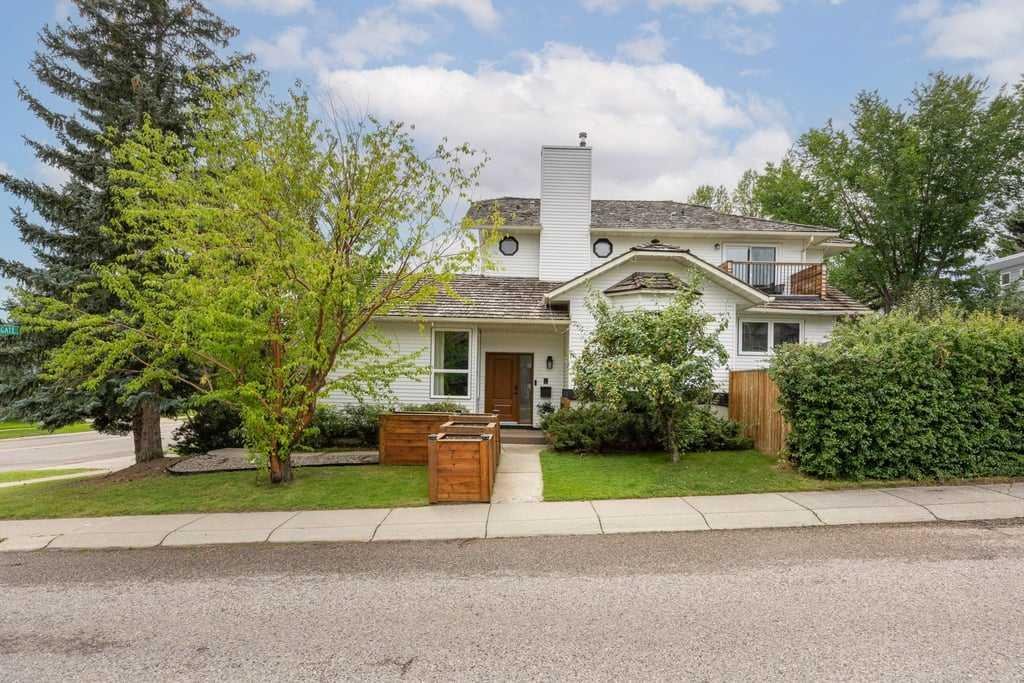 380 Strathcona Drive SW, Calgary, Alberta, T3H 1N9