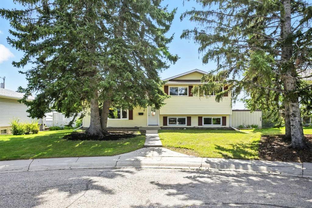 139 Huntford Green NE, Calgary, Alberta, T2K 3Z3