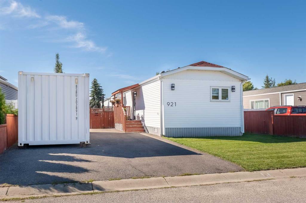 921 Briarwood Crescent, Strathmore, Alberta, T1P 1E7