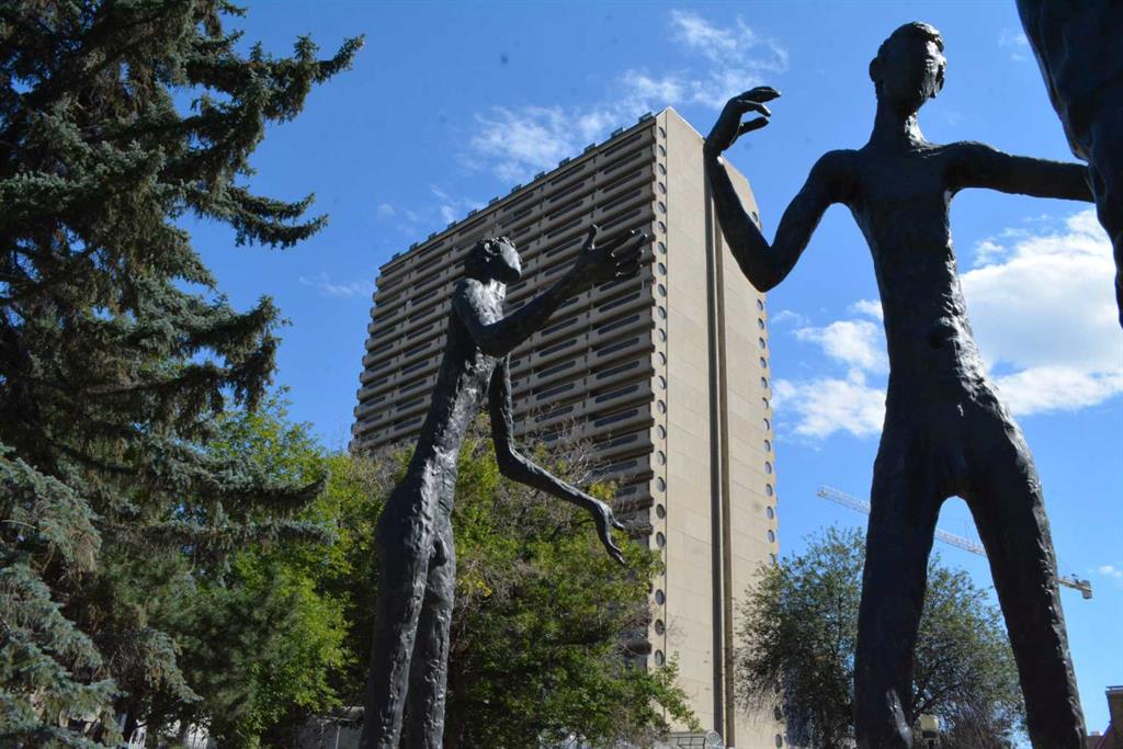 #2412 221 6 Avenue SE, Calgary, Alberta, T2G 4Z9