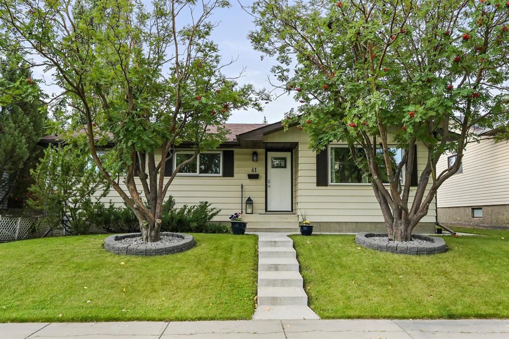 41 Edgedale Drive NW, Calgary, Alberta, T3A 2R3