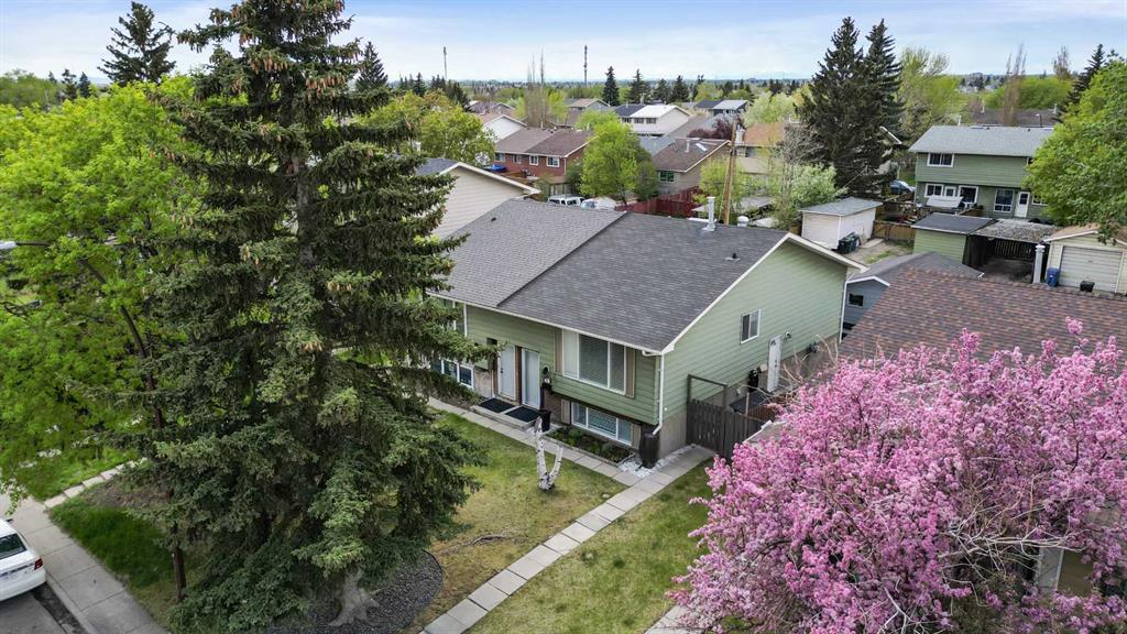 7807 21A Street SE, Calgary, Alberta, T2C 1Z1