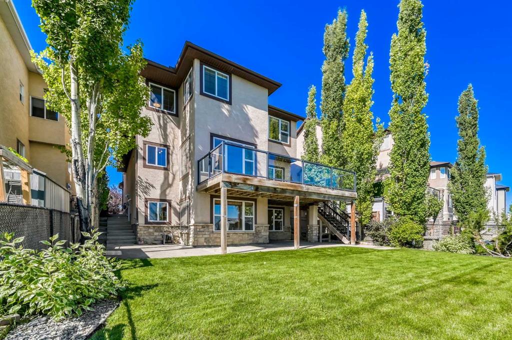 109 Sherwood Way NW, Calgary, Alberta, T3R 1M8