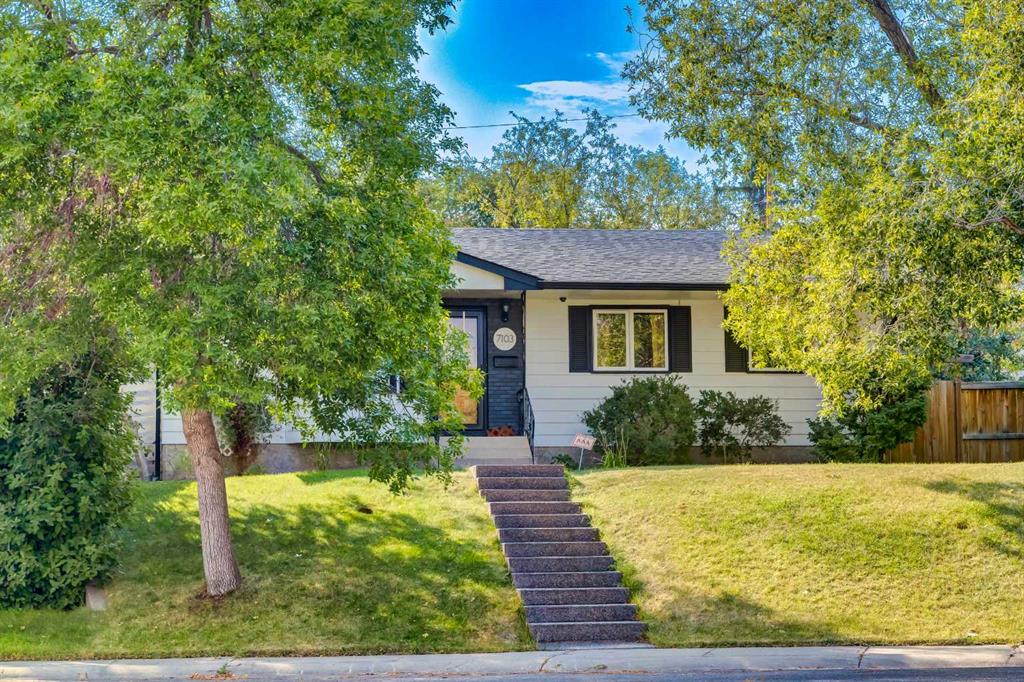 7103 Hunterwood Road NW, Calgary, Alberta, T2K 4J5