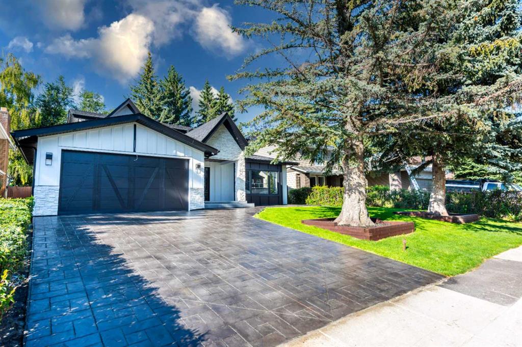 216 Pump Hill Crescent SW, Calgary, Alberta, T2V 4L5