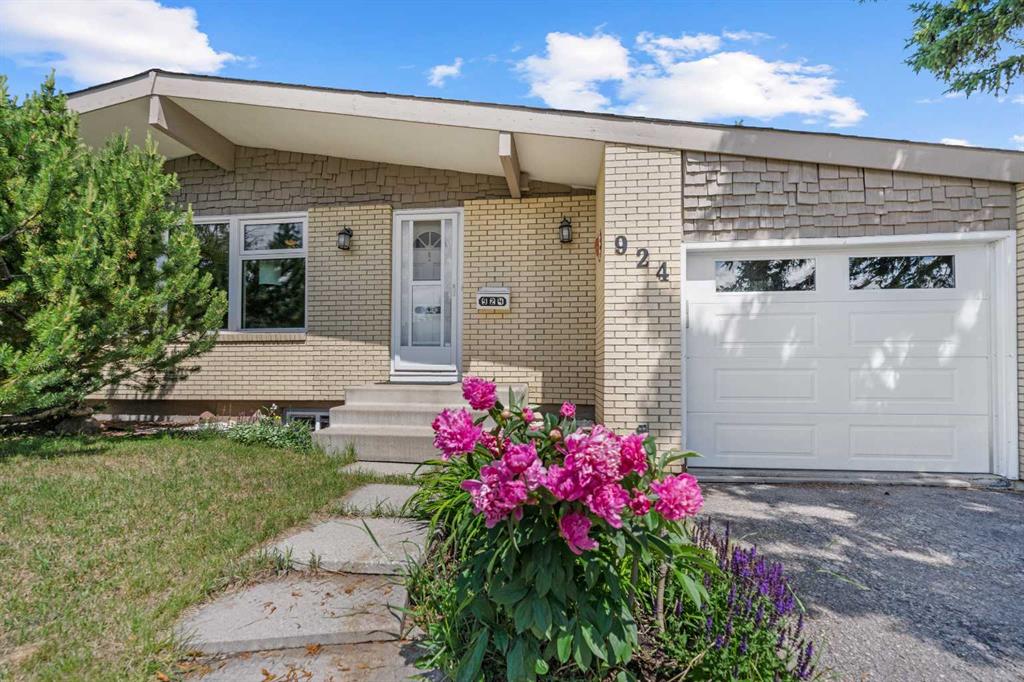 924 Cannock Road SW, Calgary, Alberta, T2W 1M5