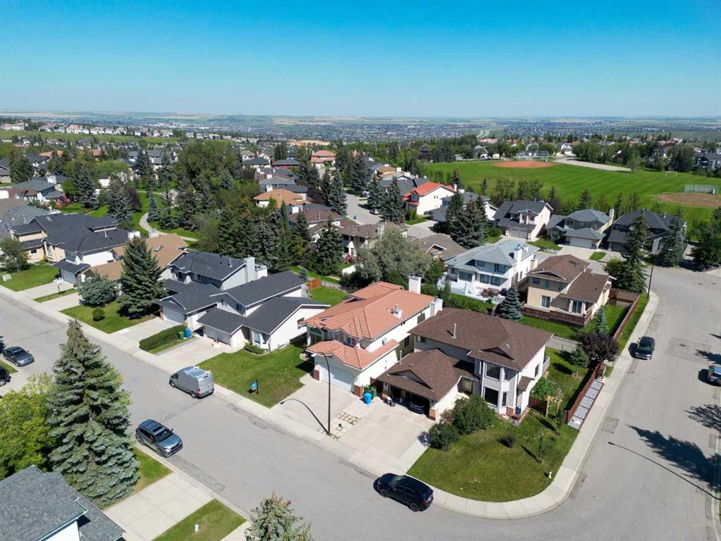 58 Edgebrook Close NW, Calgary, Alberta, T3A 4W6