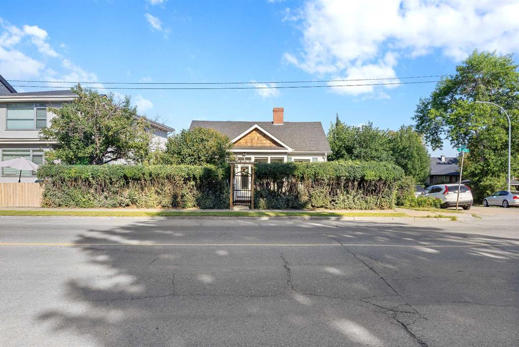 1718 8 Street SE, Calgary, Alberta, T2G 2Z8
