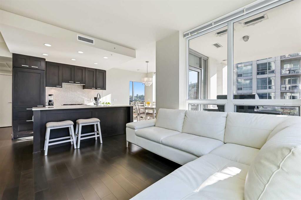 #825 222 Riverfront Avenue SW, Calgary, Alberta, T2P 0X2