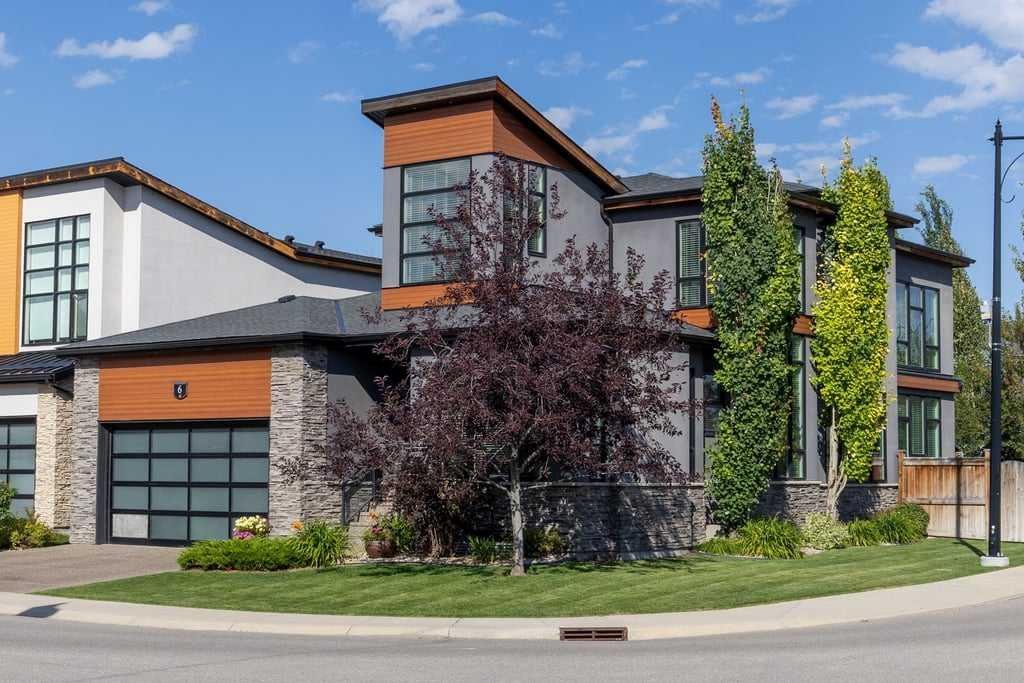 6 West Point Mews SW, Calgary, Alberta, T3H 0X4