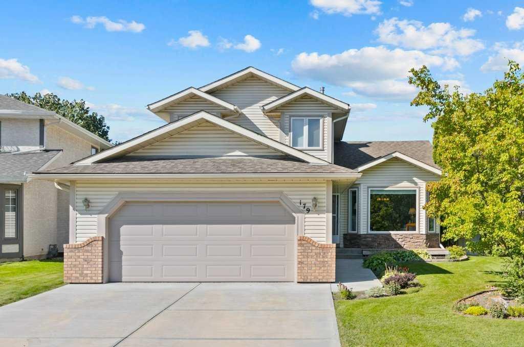 179 Douglasbank Drive SE, Calgary, Alberta, T2Z 1X7