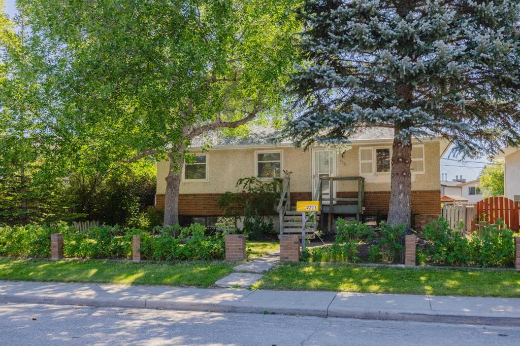 4211 69 Street NW, Calgary, Alberta, T3B 2K1