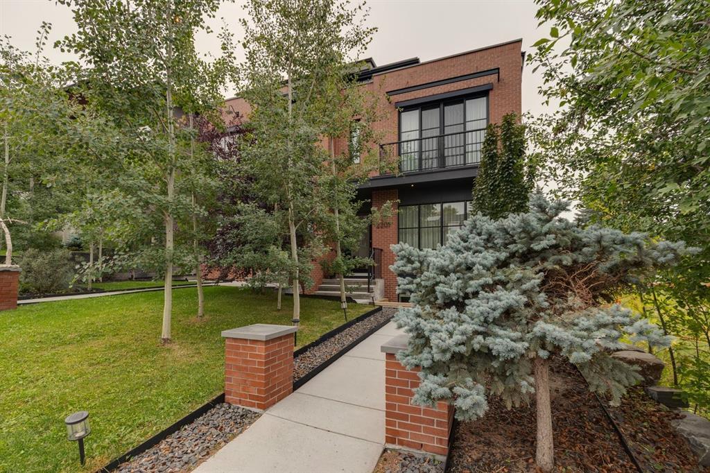 2207 29 Avenue SW, Calgary, Alberta, T2T 1N8
